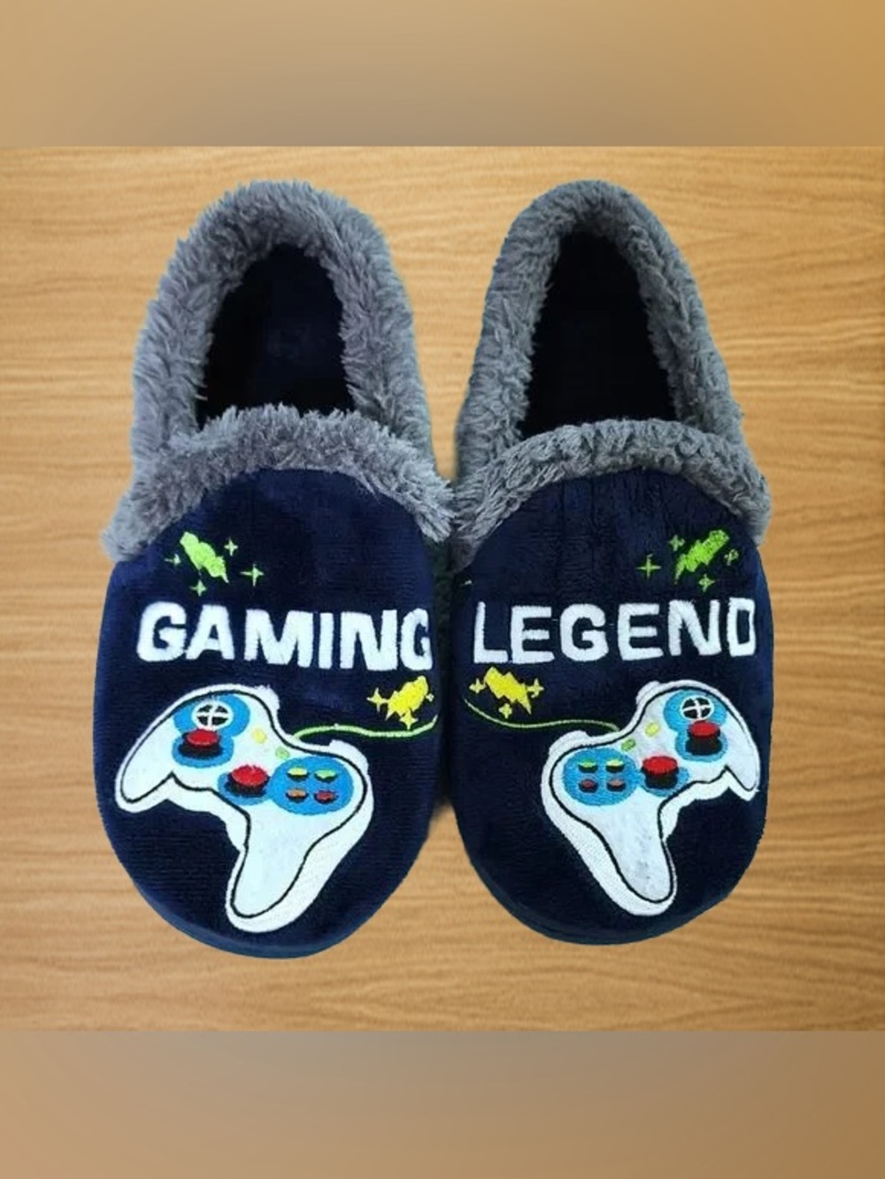 EUC Wonder Nation Boys Gaming Legend Lounge Slippers Size 2-3